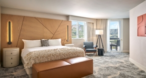 Viewline Penthouse Suite 1