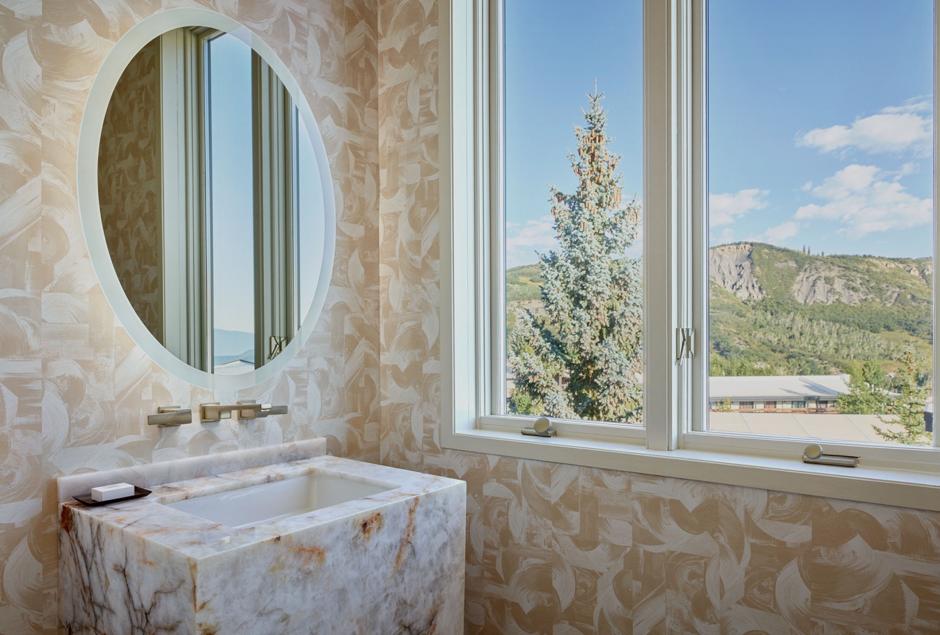 penthouse washroom with mountain view