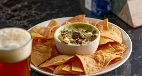 Nacho chips and dip
