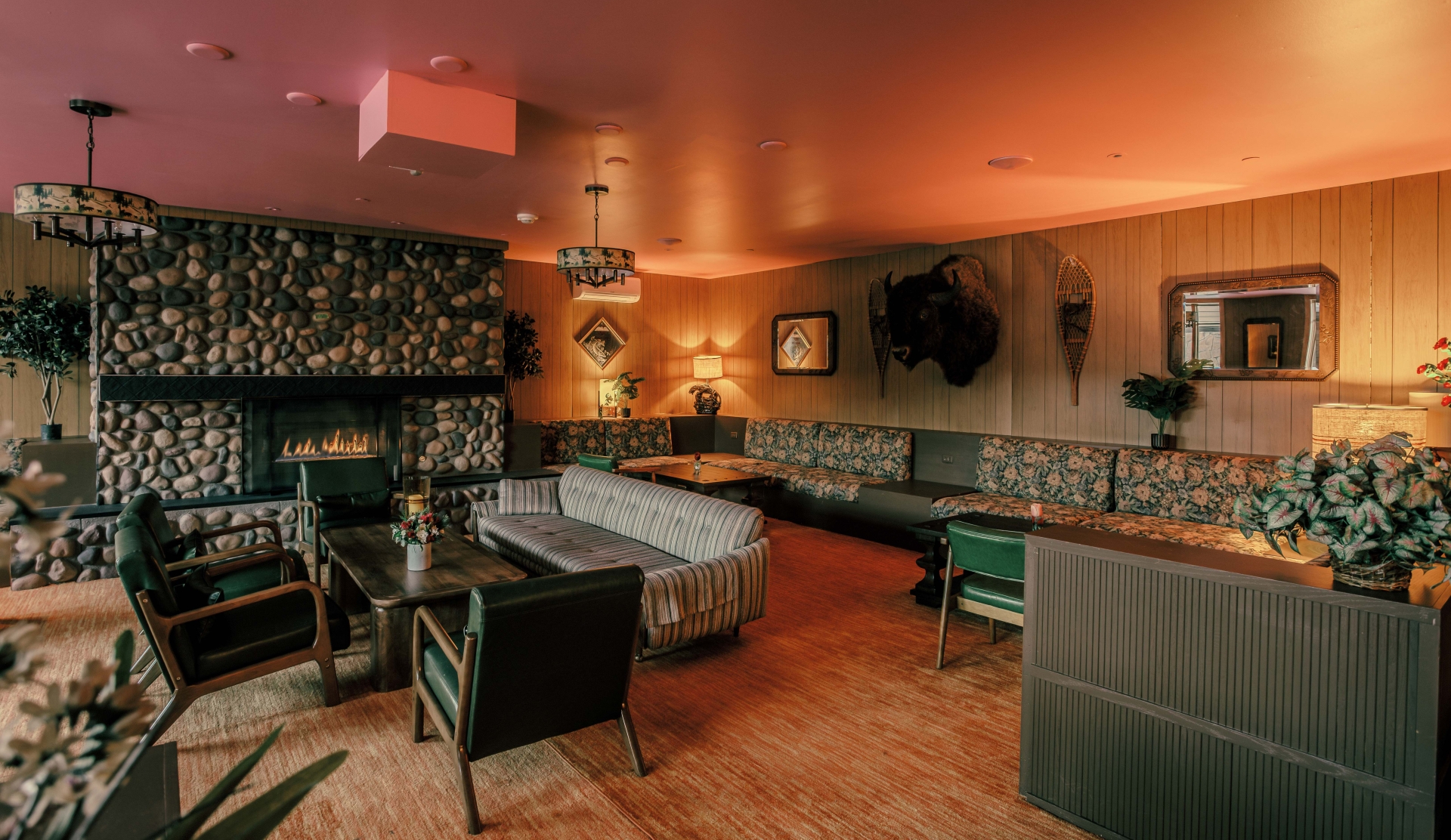 Flower Shop Snowmass at Viewline Resort Snowmass interior restaurant image